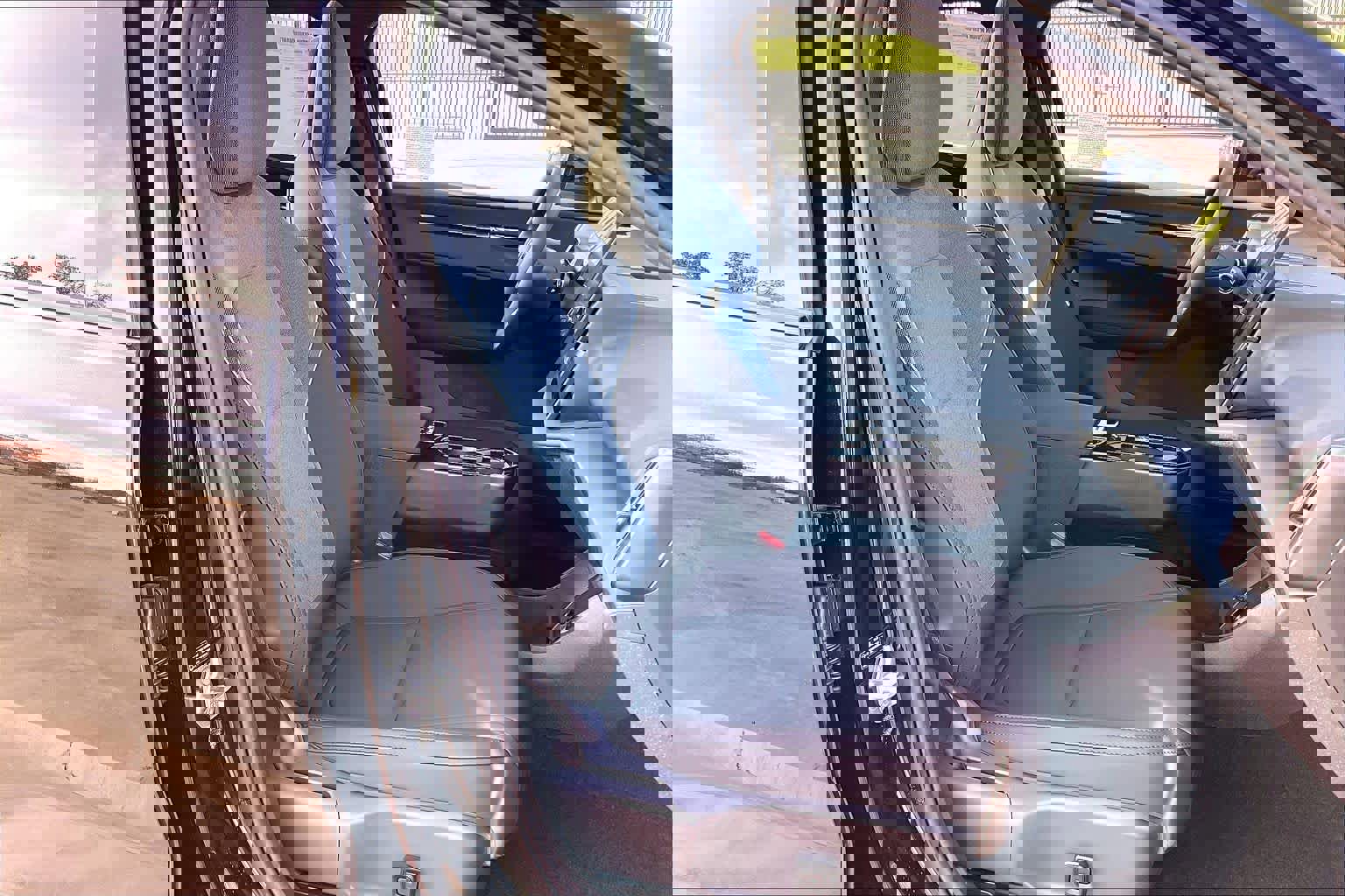 New 2025 Volvo EX30 Plus w/ Protection Package Premier image 31