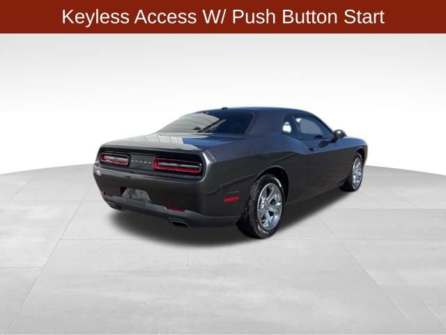 Used 2016 Dodge Challenger SXT w/ Cold Weather Group image 7