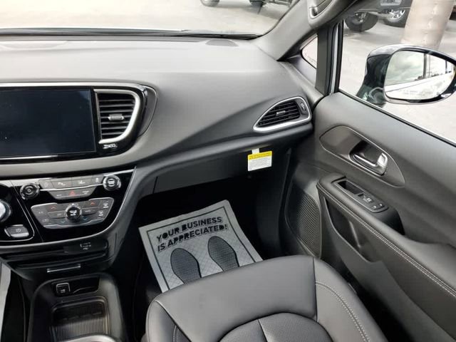 New 2026 Chrysler Voyager LX FWD image 15
