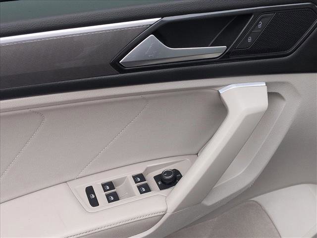 Used 2023 Volkswagen Tiguan SE R-Line image 11