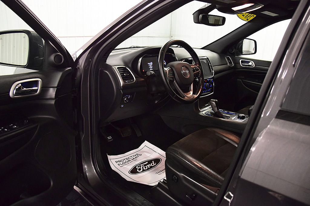 Used 2020 Jeep Grand Cherokee Altitude AWD/4WD image 15
