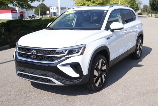 Used 2024 Volkswagen Taos SEL image 8
