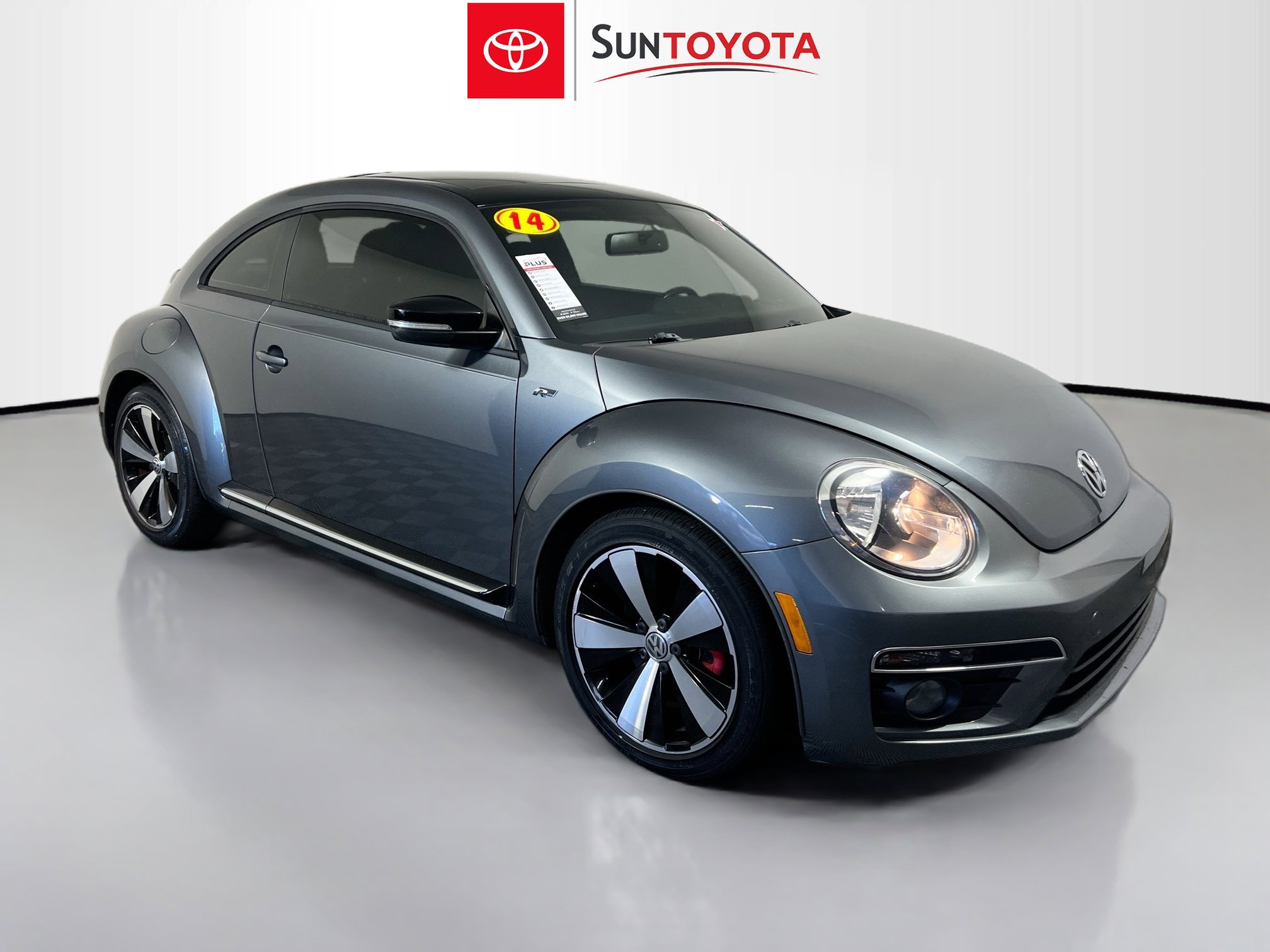 Used 2014 Volkswagen Beetle R-Line image 1