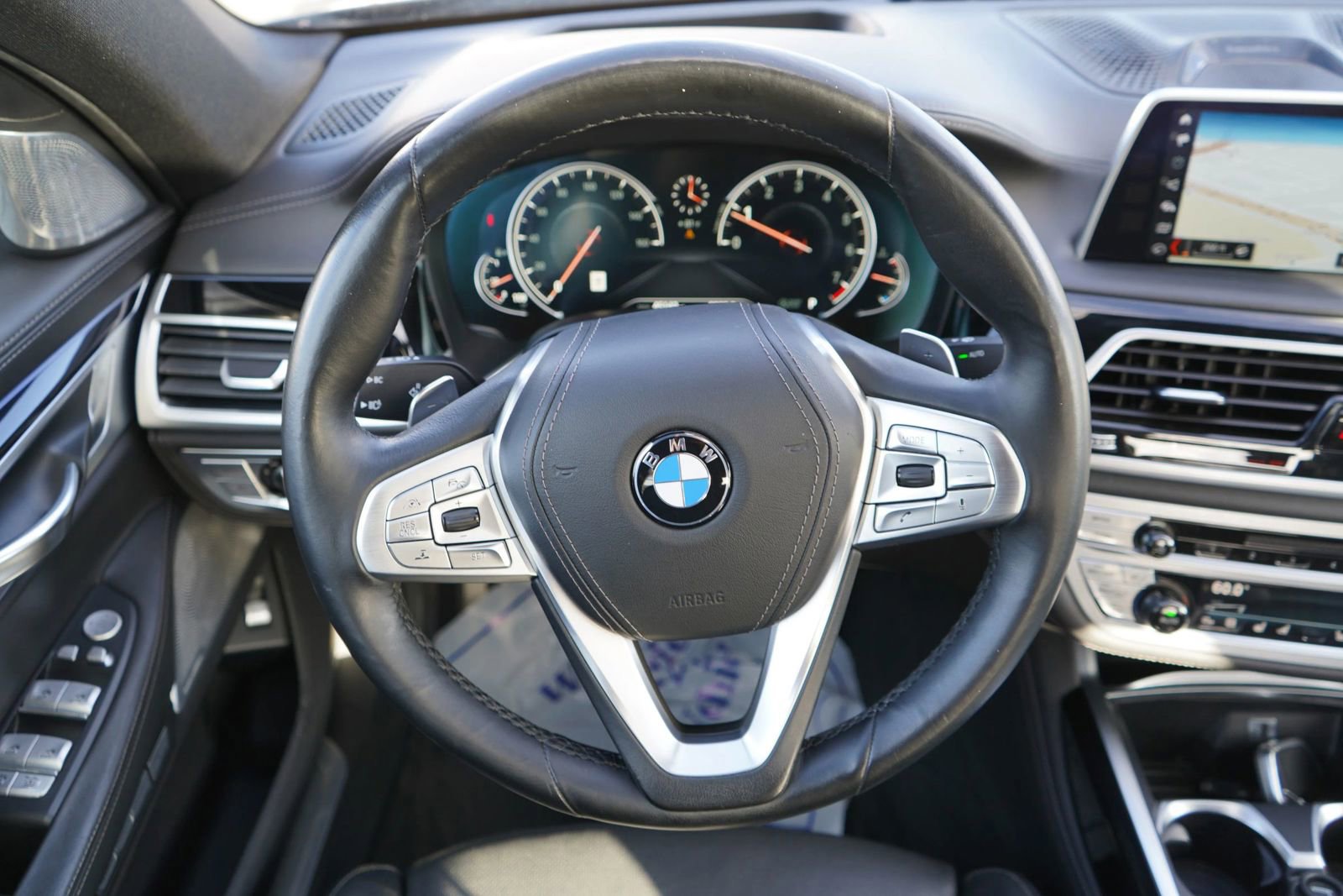 Used 2018 BMW 750i RWD image 22