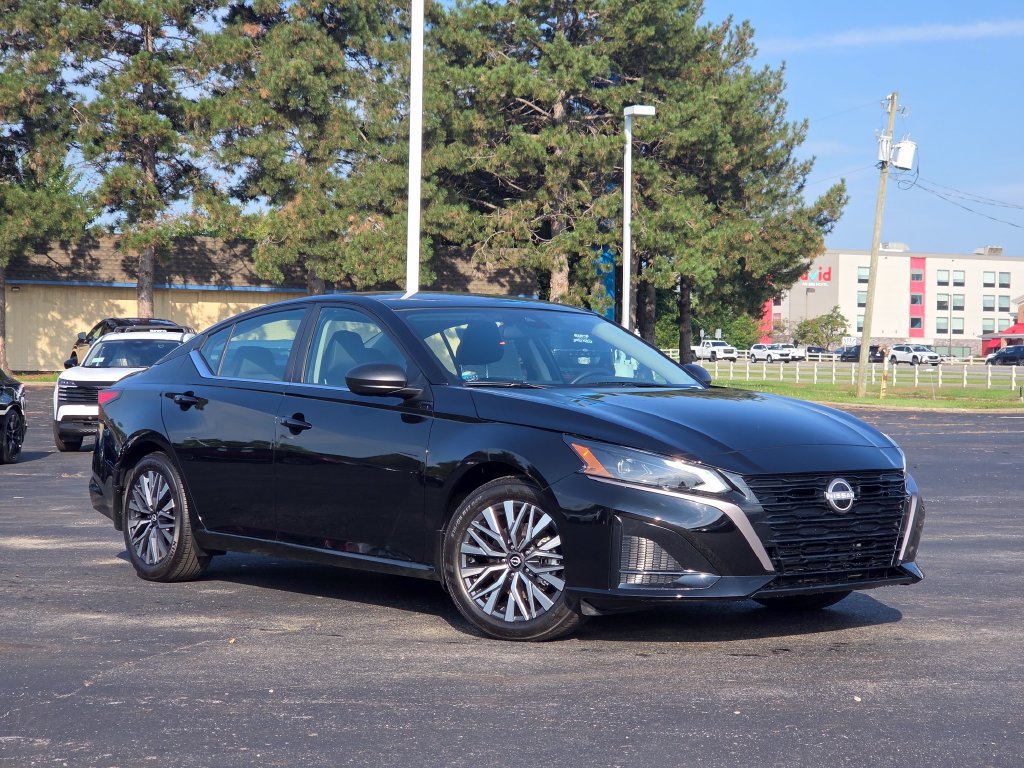 New 2026 Nissan Altima 2.5 SV FWD image 2