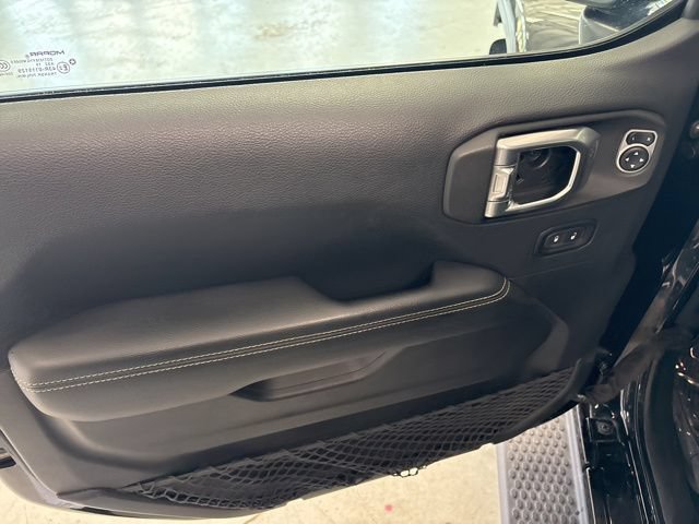 Used 2019 Jeep Wrangler Unlimited Sahara AWD/4WD image 19