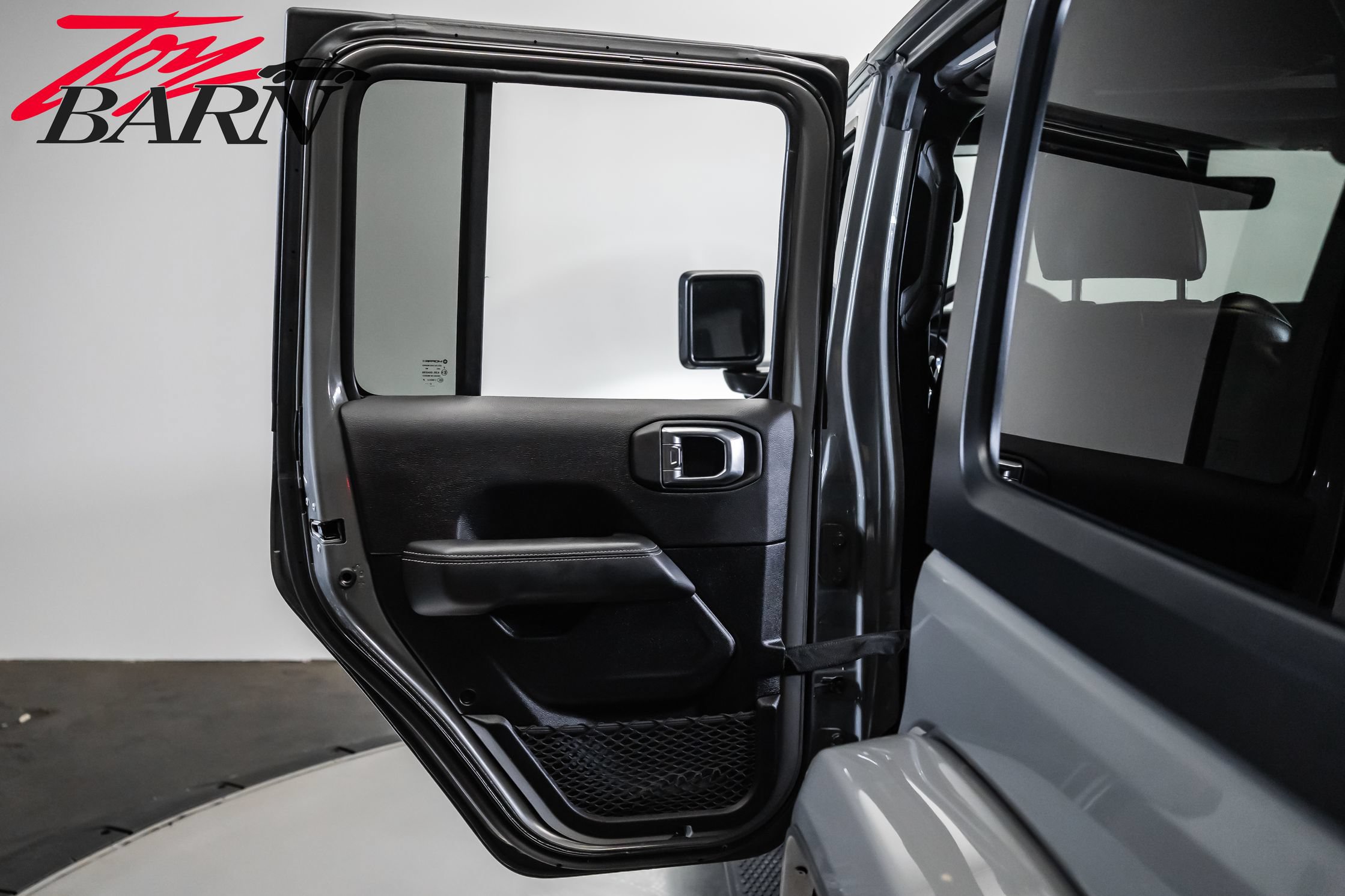 Used 2023 Jeep Wrangler Unlimited Sahara AWD/4WD image 35