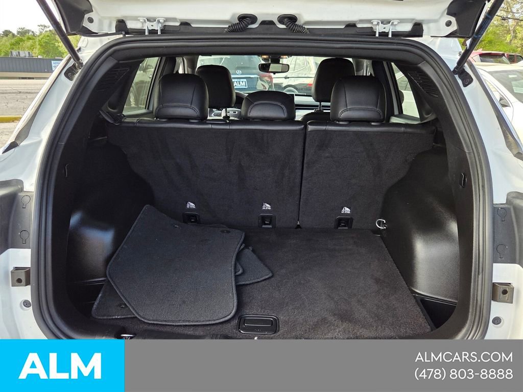 Used 2024 Jeep Compass Latitude image 11