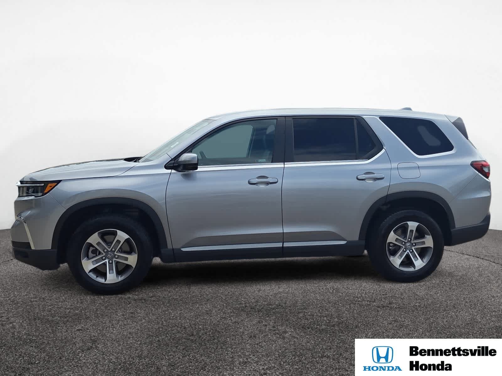 Used 2025 Honda Pilot EX-L image 2