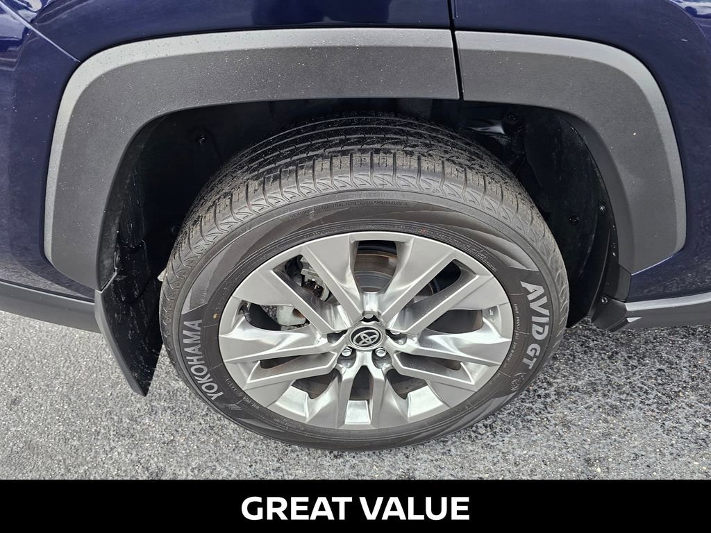 Used 2020 Toyota RAV4 XLE Premium image 10