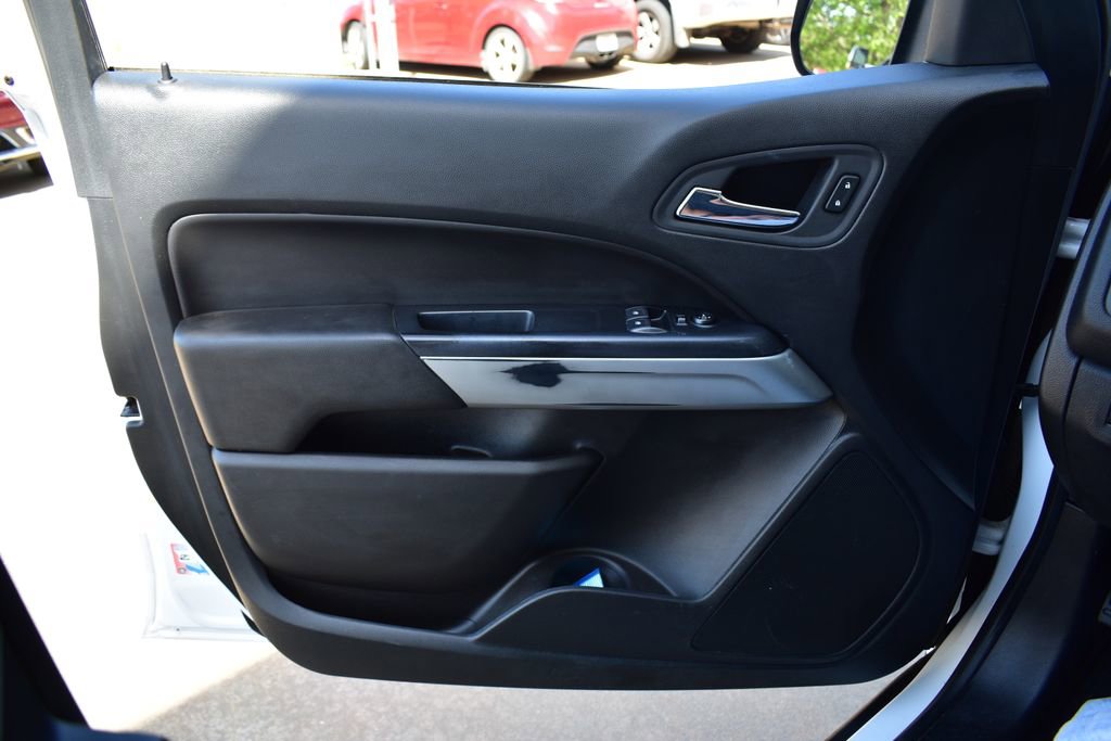 Used 2022 Chevrolet Colorado LT w/ Fleet Safety Package RWD image 14