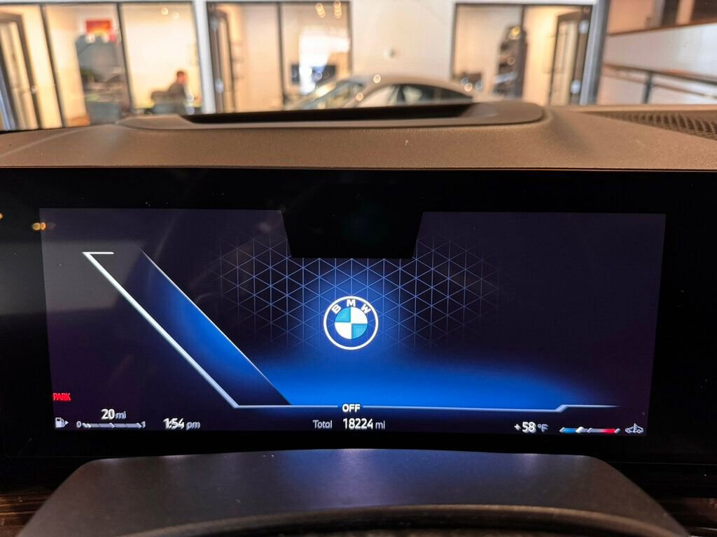 Used 2024 BMW X7 xDrive40i w/ Premium Package image 13