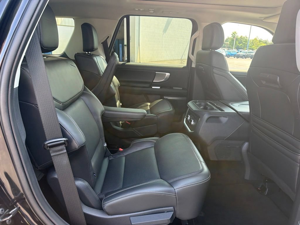 Used 2025 Ford Expedition Platinum AWD/4WD image 47