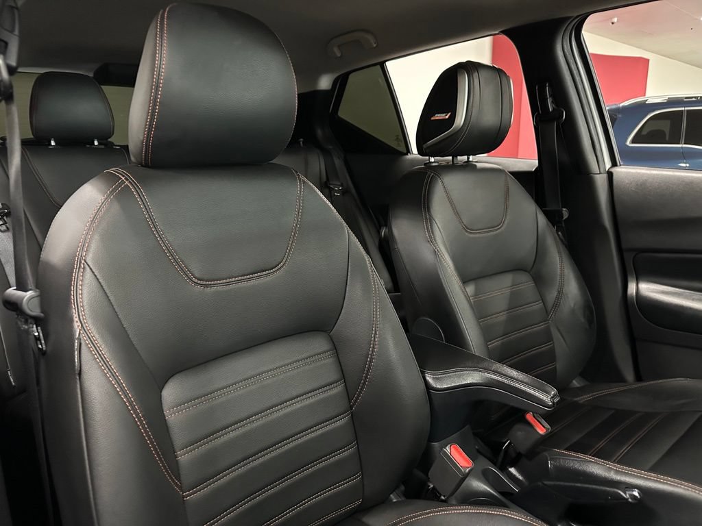 Used 2020 Nissan Kicks SR w/ SR Premium Package FWD image 30