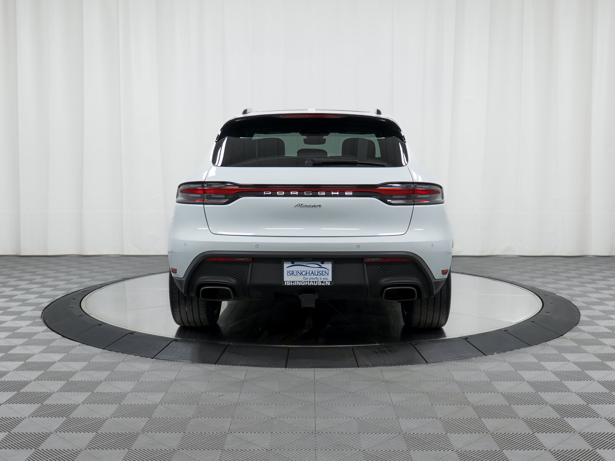 Certified 2023 Porsche Macan AWD/4WD image 6