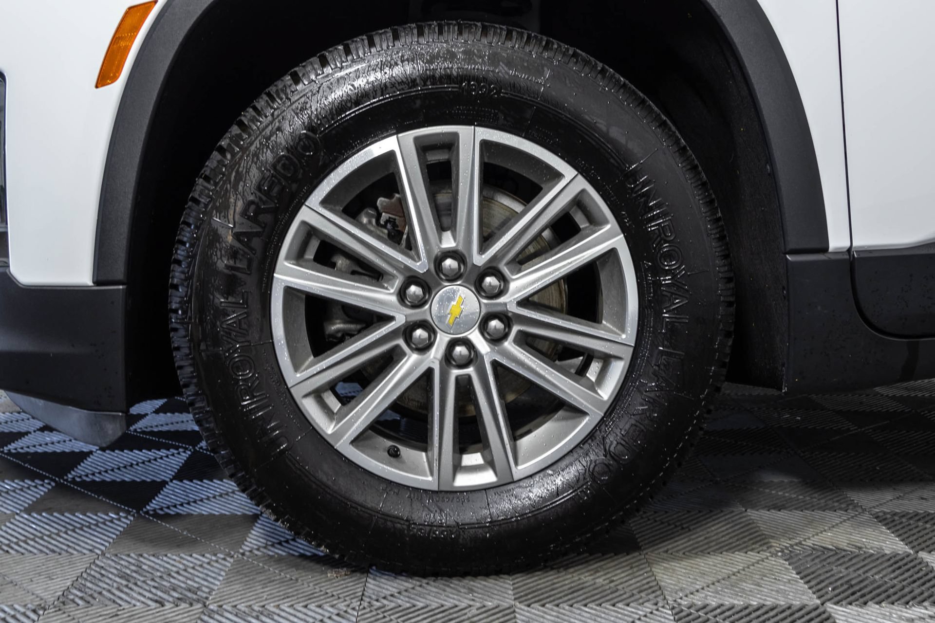 Used 2023 Chevrolet Traverse LT AWD/4WD image 47
