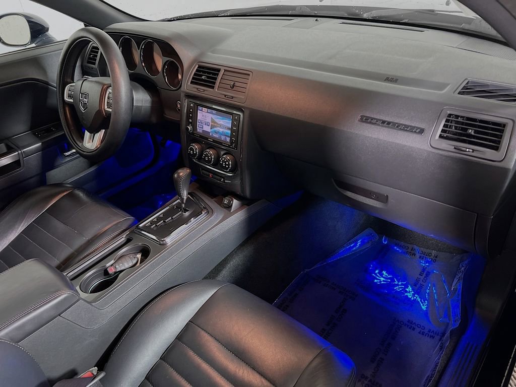 Used 2013 Dodge Challenger SXT image 25