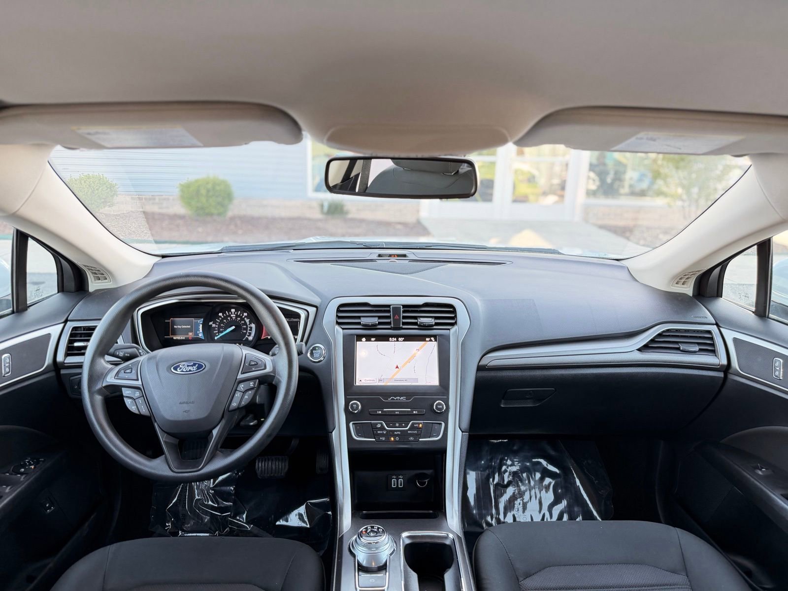 Used 2019 Ford Fusion SE image 22