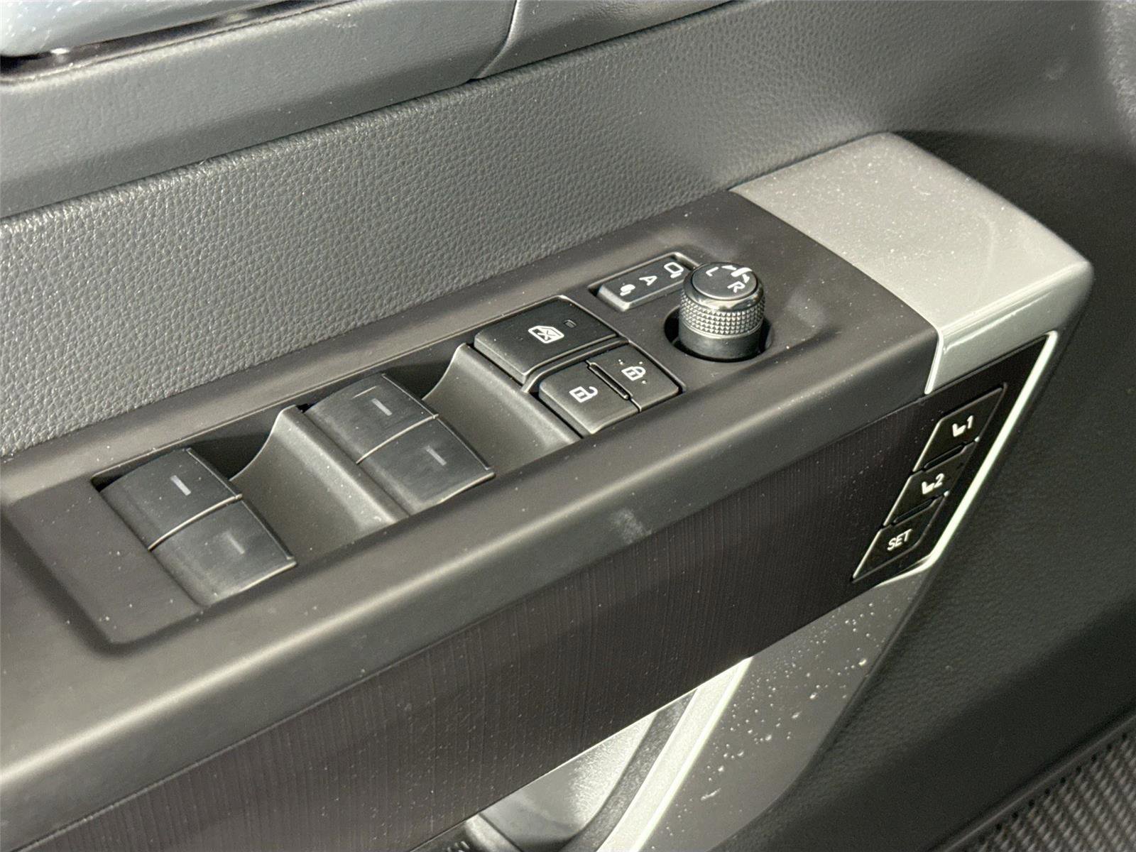 Used 2024 Toyota Tundra Platinum image 29