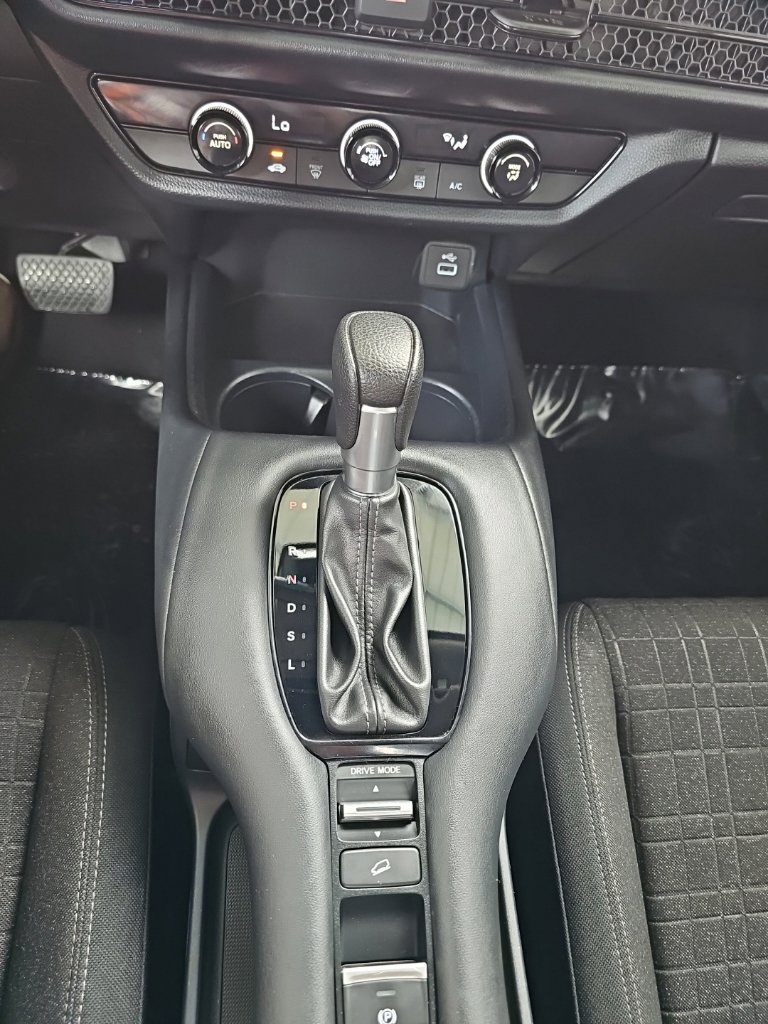 Used 2024 Honda HR-V LX image 23