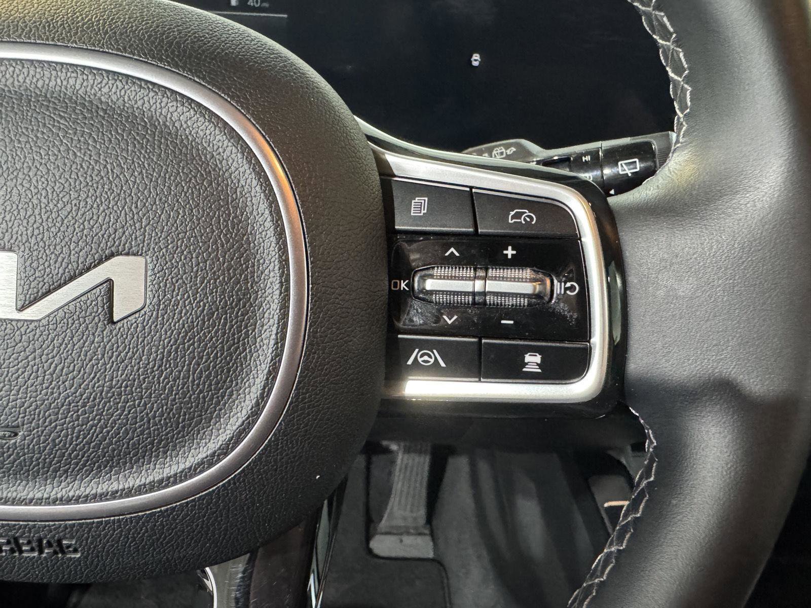 Used 2025 Kia Sorento S AWD/4WD image 14
