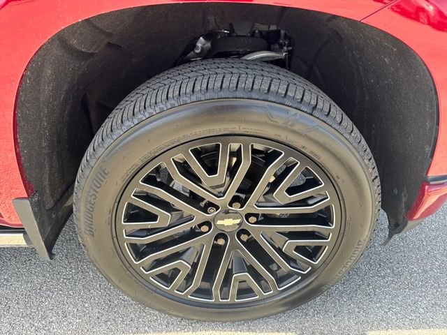 Used 2022 Chevrolet Silverado 1500 High Country w/ Technology Package image 11