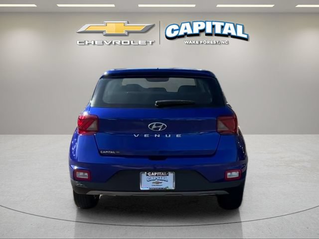 Used 2025 Hyundai Venue SEL FWD image 4