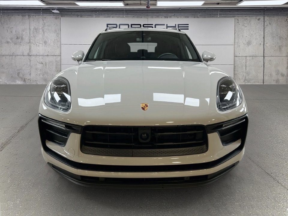 Certified 2024 Porsche Macan AWD/4WD image 6