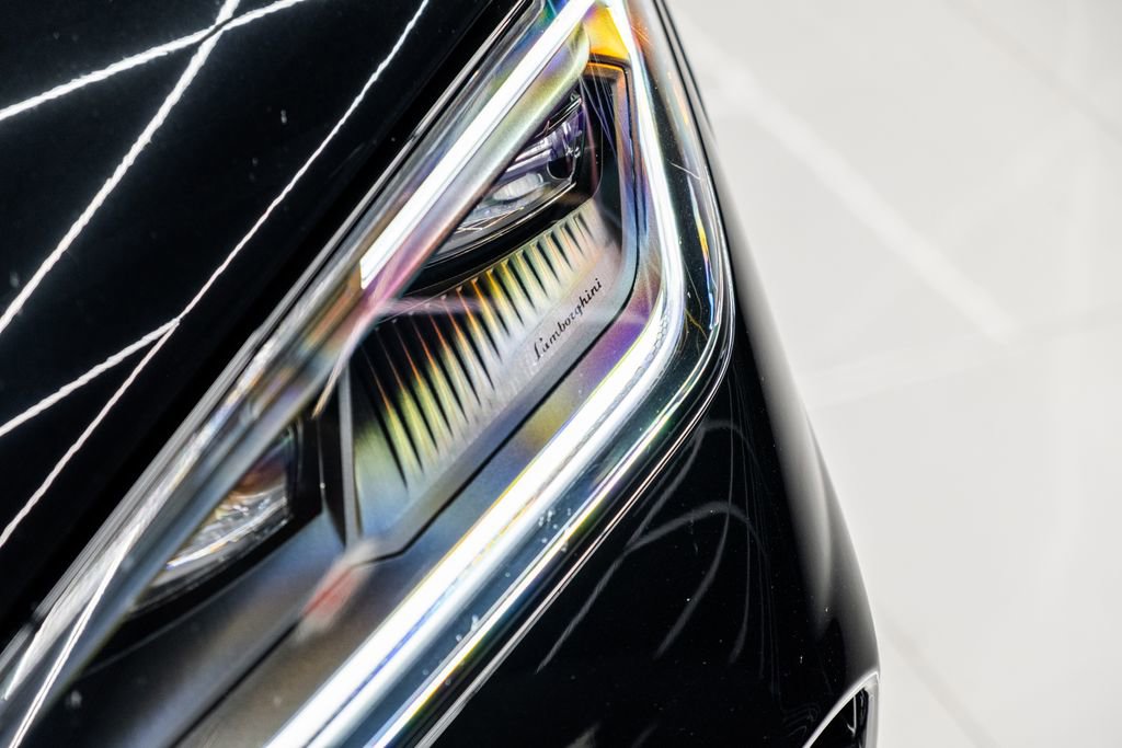Used 2025 Lamborghini Urus SE image 16