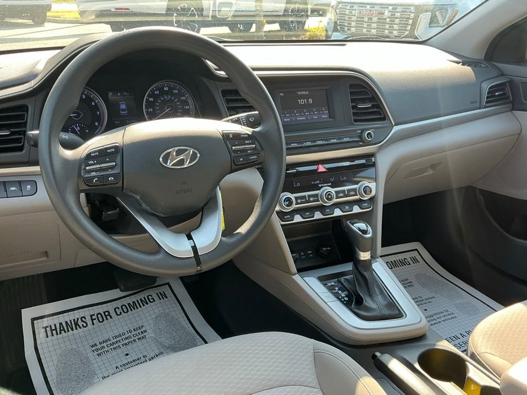 Used 2020 Hyundai Elantra SE image 25
