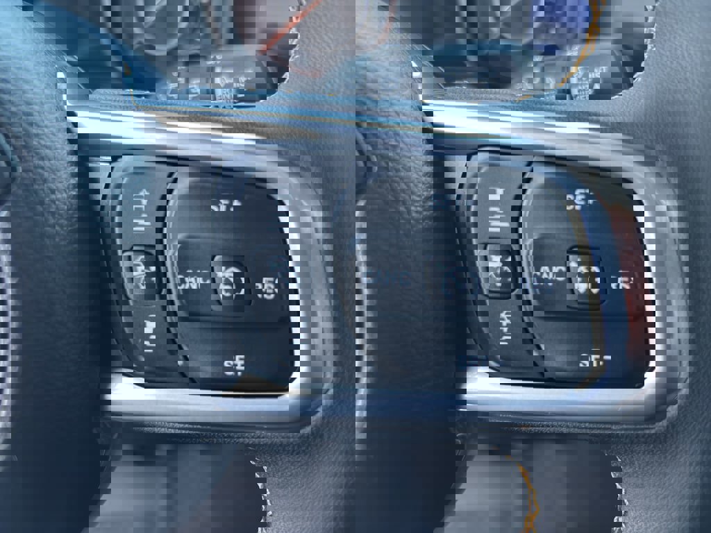 Used 2024 Jeep Wrangler Sahara image 22