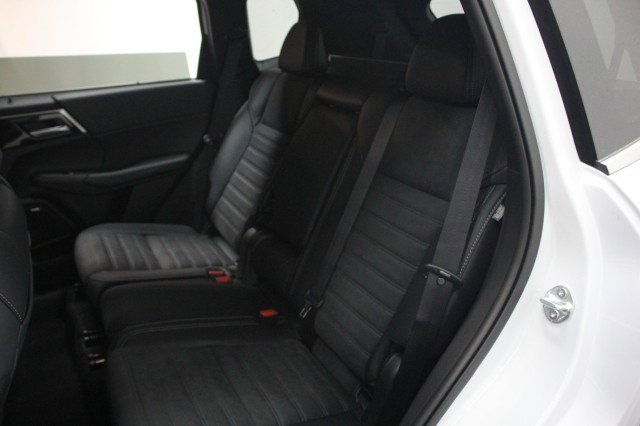 New 2026 Mitsubishi Outlander LE FWD image 25