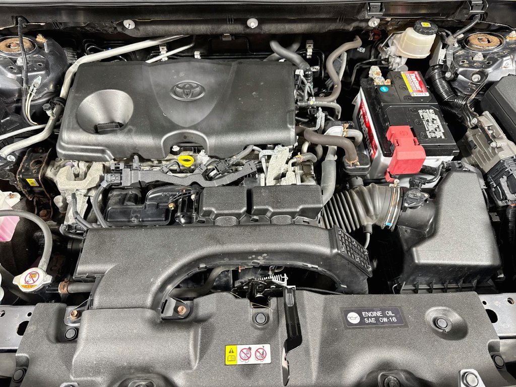 Used 2019 Toyota RAV4 XLE Premium w/ Cold Weather Package AWD/4WD image 32
