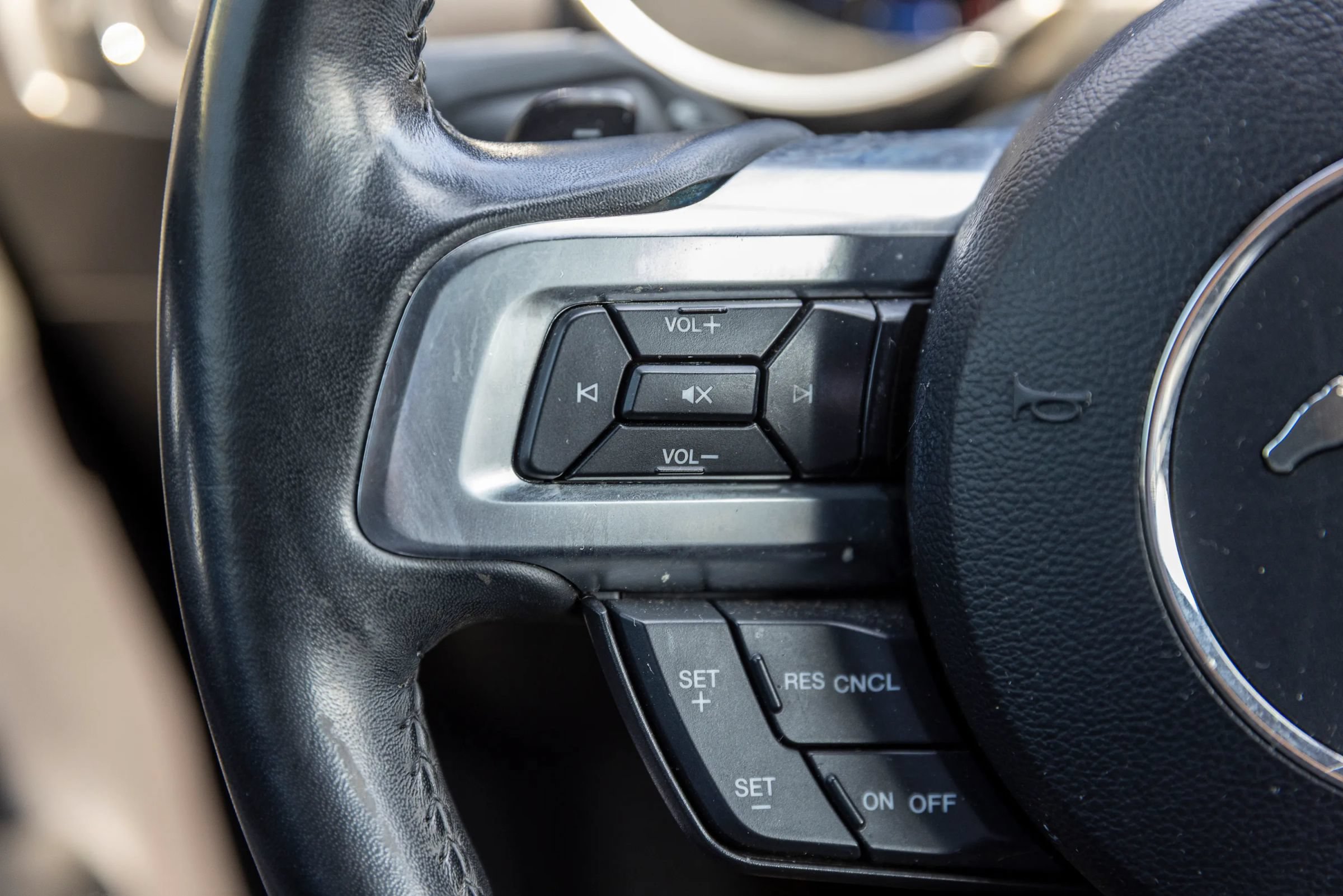 Used 2019 Ford Mustang GT Premium w/ Equipment Group 401A RWD image 32
