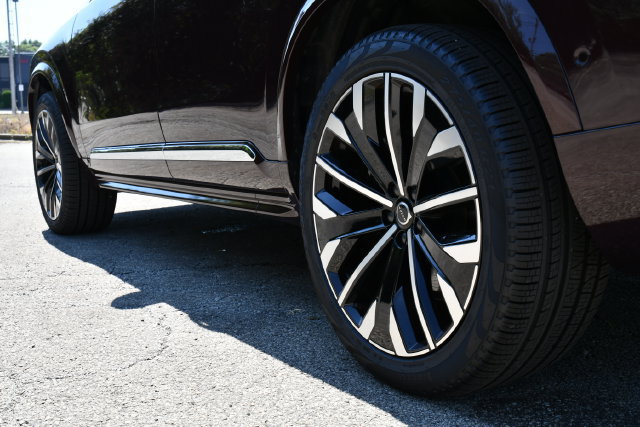 New 2026 Volvo XC90 B6 Plus w/ Protection Package AWD/4WD image 9