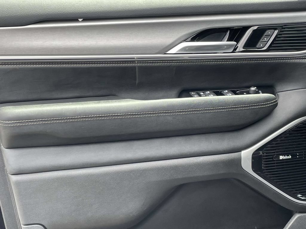 New 2026 Jeep Grand Wagoneer Limited AWD/4WD image 25