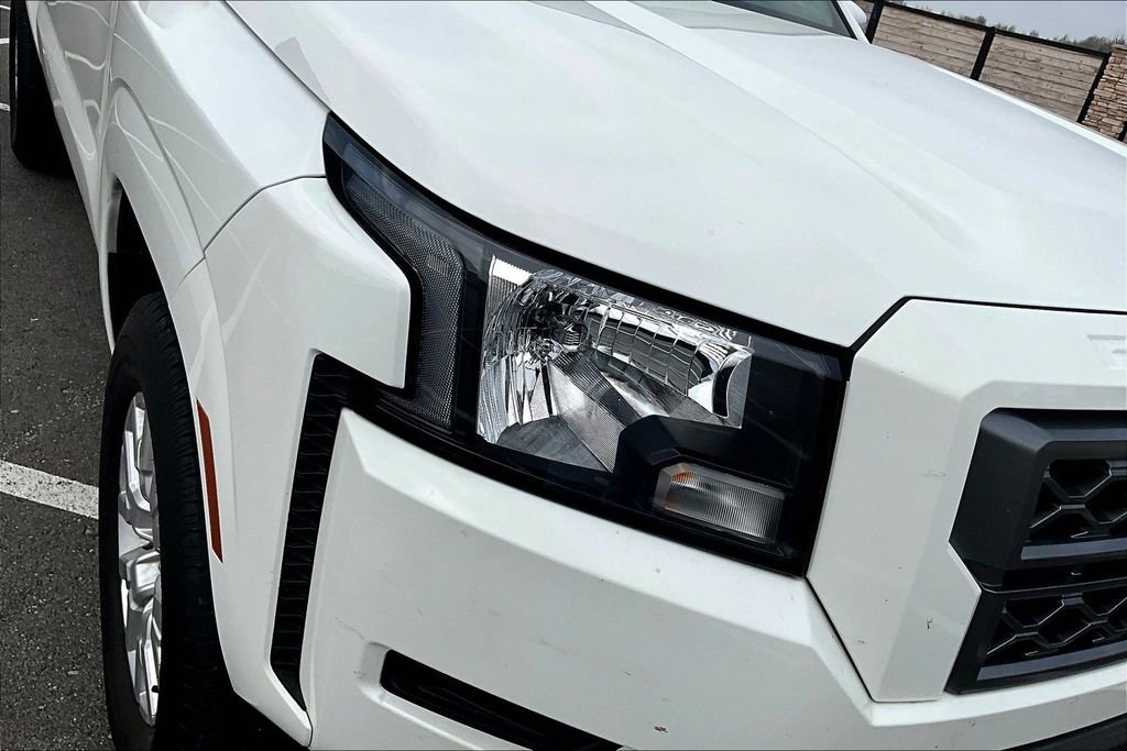 Used 2022 Nissan Frontier SV image 21