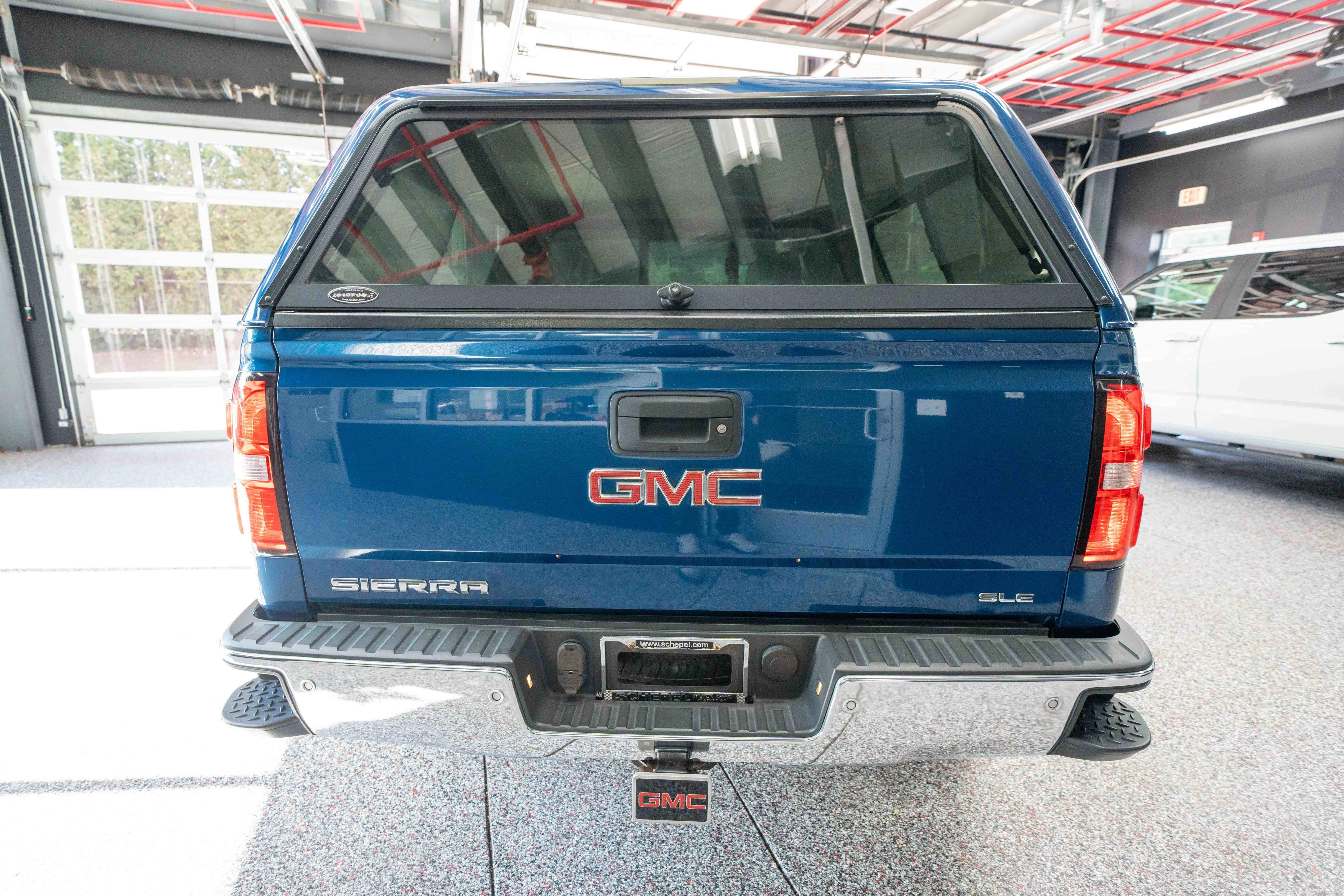 Used 2015 GMC Sierra 1500 SLE w/ SLE Value Package AWD/4WD image 3