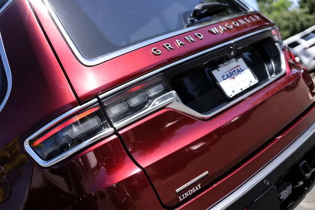 Used 2022 Jeep Grand Wagoneer Series III w/ Flexible Seating Group AWD/4WD image 14