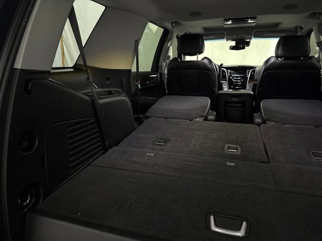 Used 2019 Cadillac Escalade Premium Luxury AWD/4WD image 13