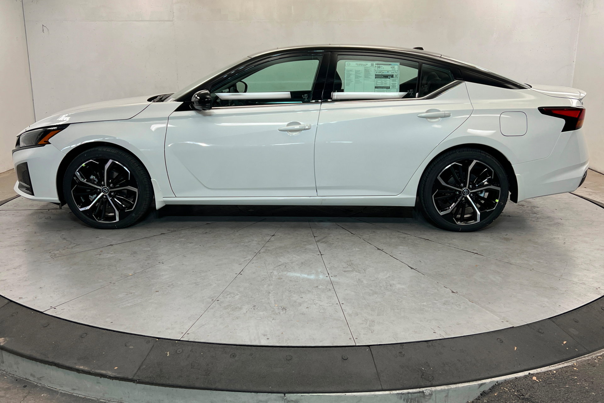 New 2026 Nissan Altima 2.5 SR image 2