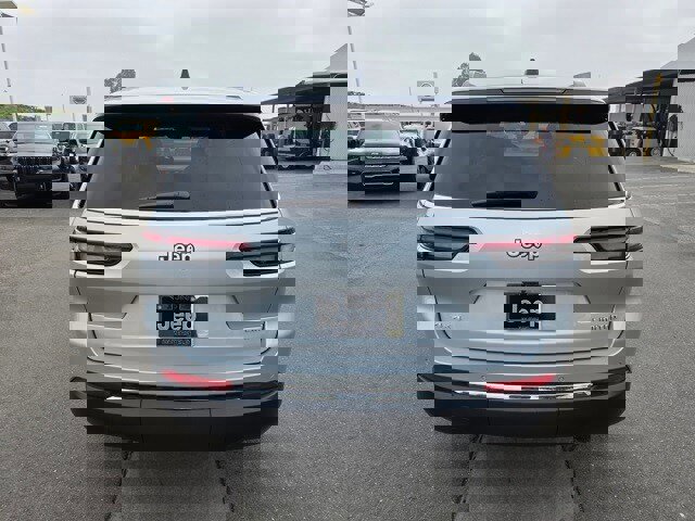 New 2025 Jeep Grand Cherokee L Limited w/ Trailer Tow Package image 6