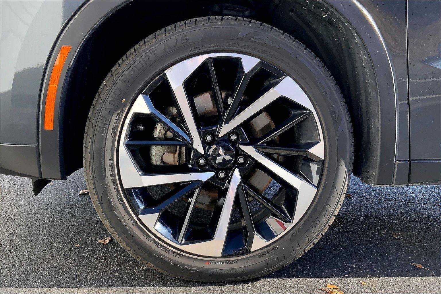 Used 2024 Mitsubishi Outlander SE image 9