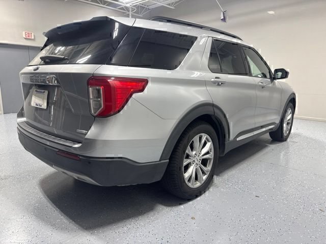 Used 2020 Ford Explorer XLT w/ Equipment Group 202A RWD image 5
