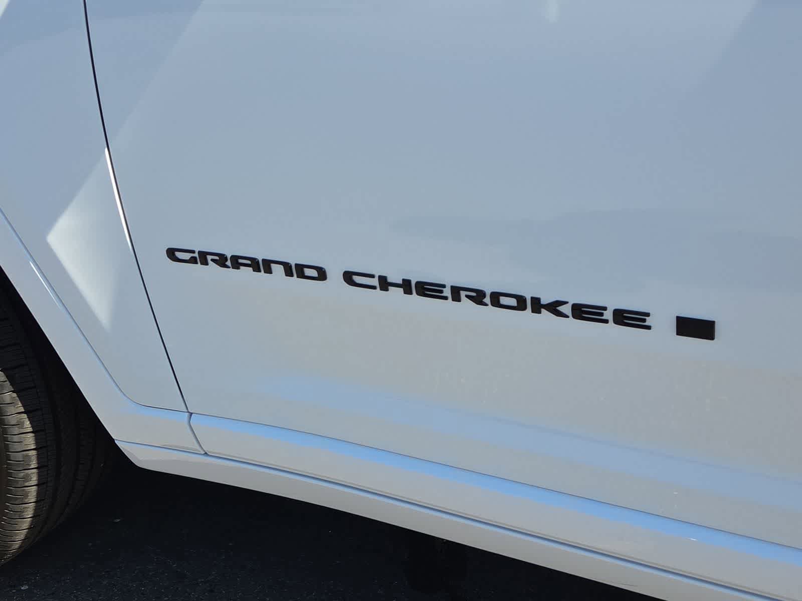 New 2026 Jeep Grand Cherokee Summit AWD/4WD image 15