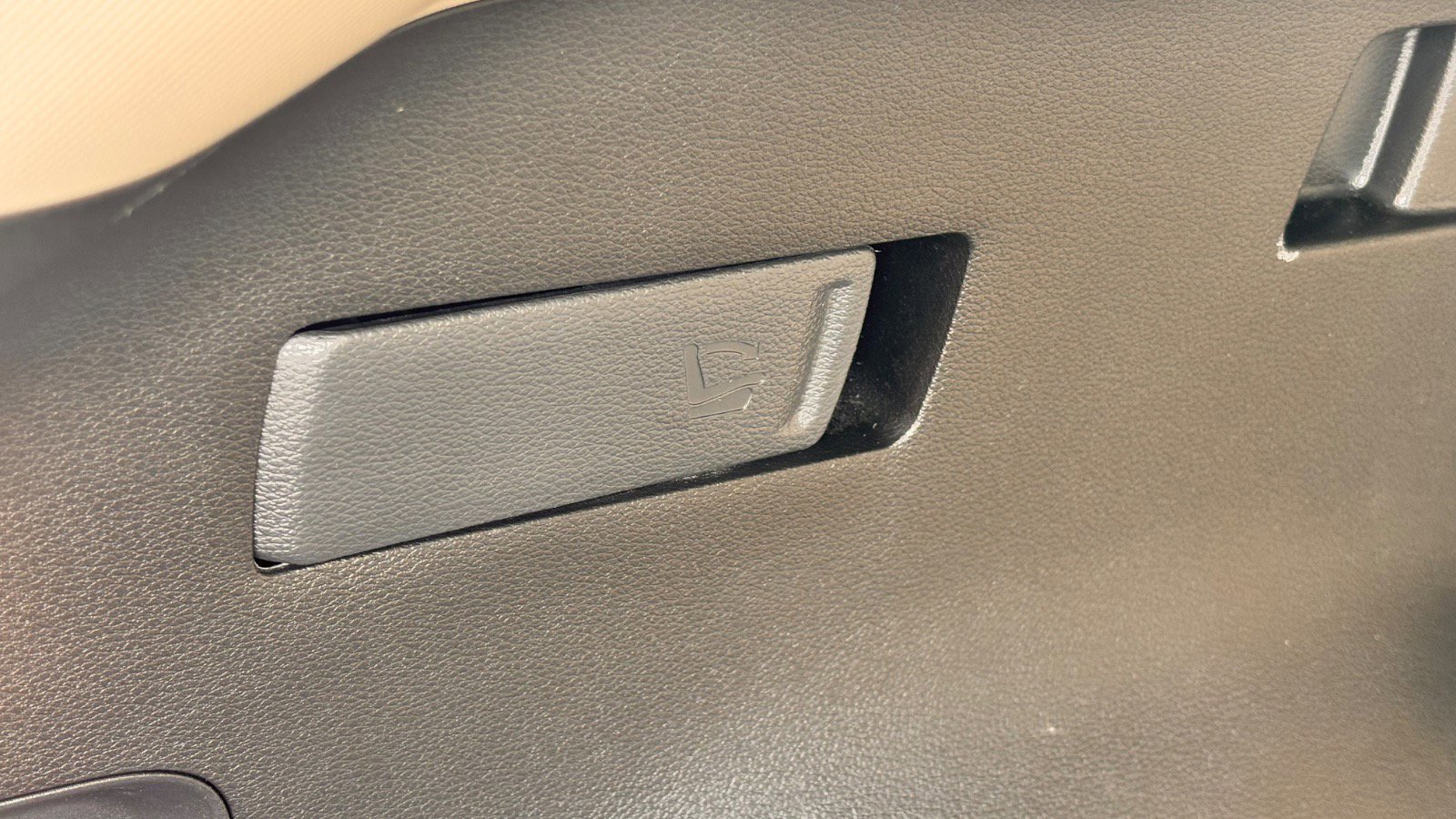 Used 2023 Kia Sportage LX image 9