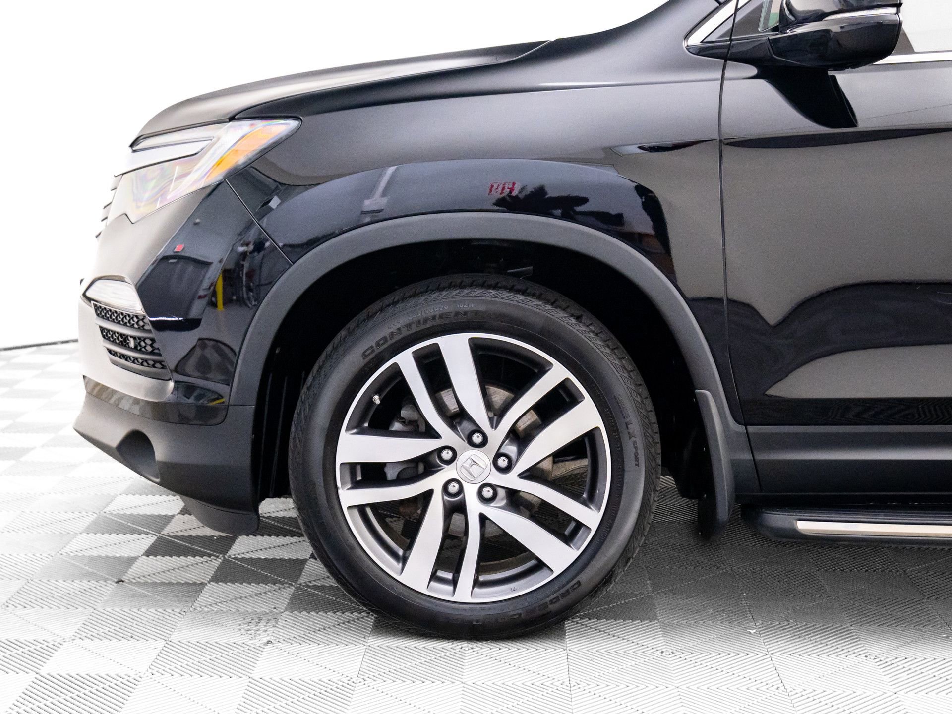 Used 2018 Honda Pilot Touring image 36