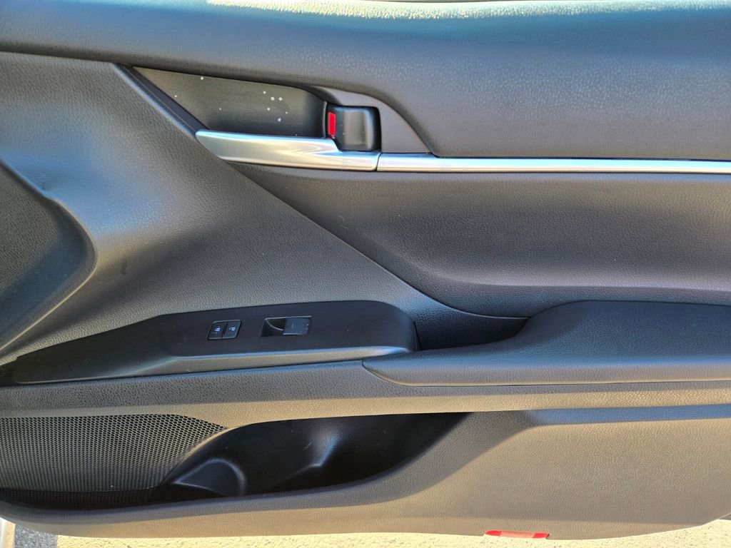 Used 2024 Toyota Camry SE image 21
