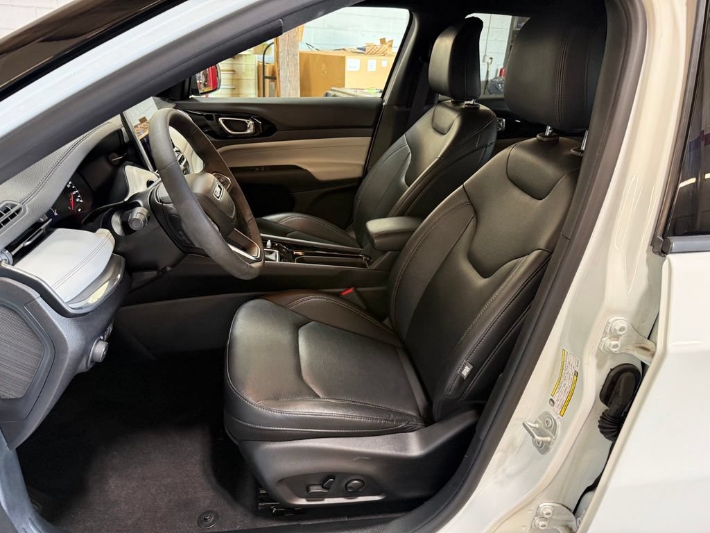 Used 2024 Jeep Compass Limited AWD/4WD image 24