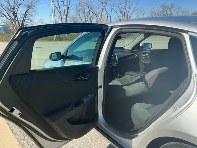 Used 2016 Chevrolet Malibu LT image 14